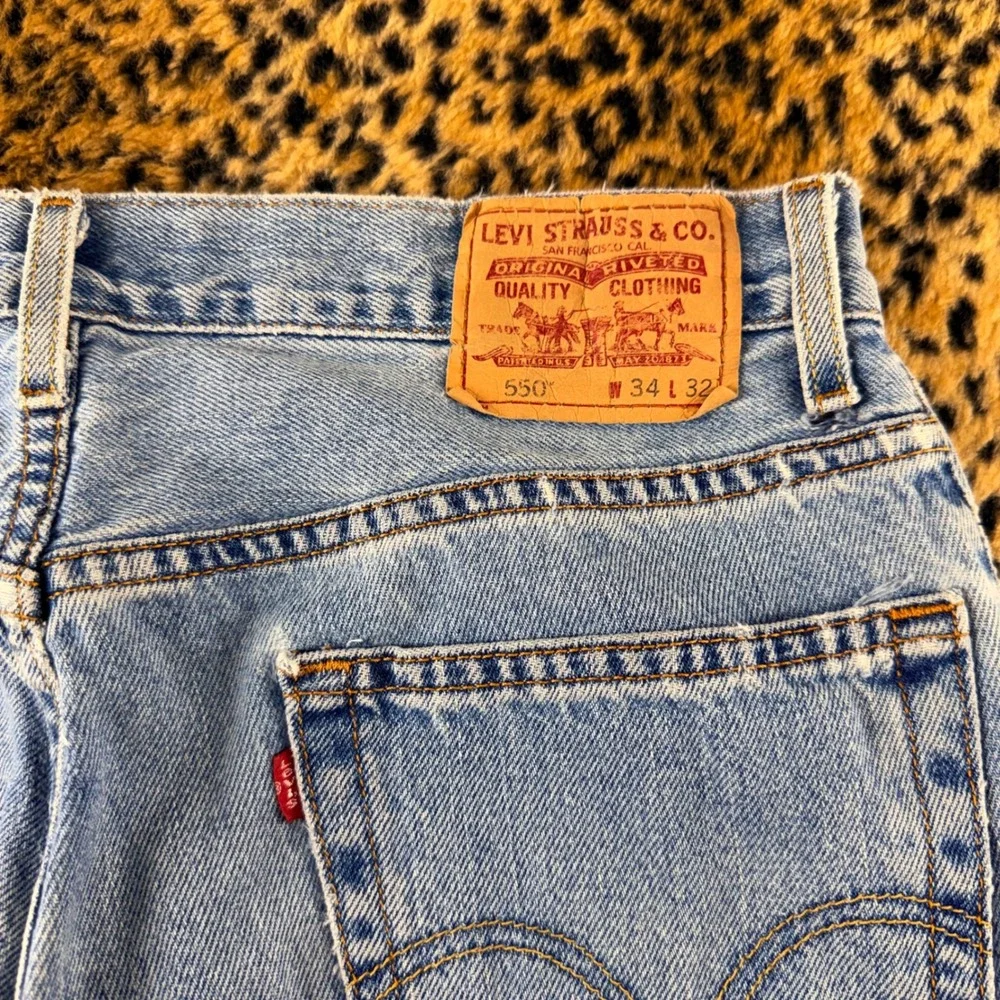 Levi 550 Relaxed Fit Jeans Mens 34x32 Light Wash Vintage 2000s Denim Pants